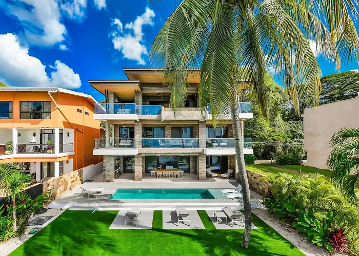 Beachfront Villa, Private Pool & Daily Breakfast